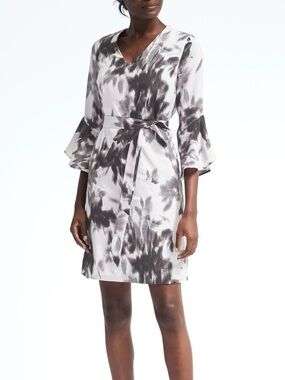 Banana Republic Print Bell-Sleeve Shift Dress, Black Print Size XS